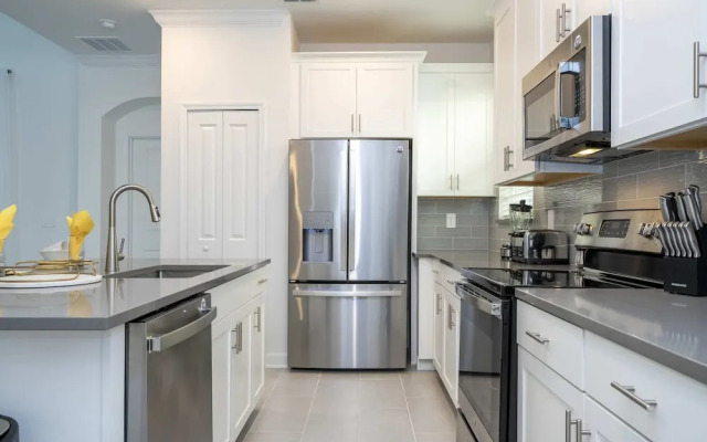 Stunning 5Bd Private Pool & Waterpark @ Champions Gate 8913