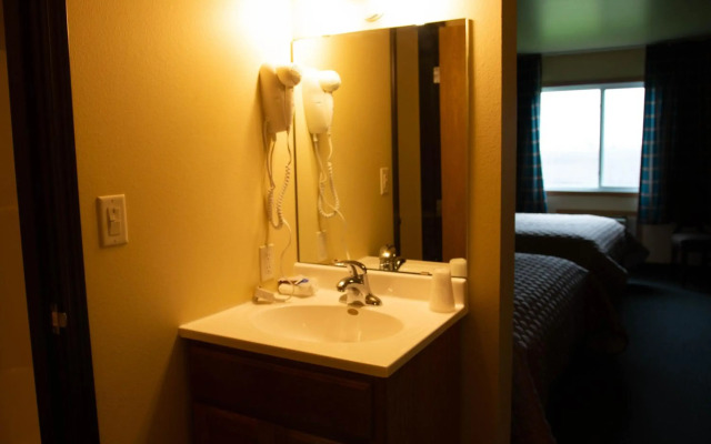East Grand Inn