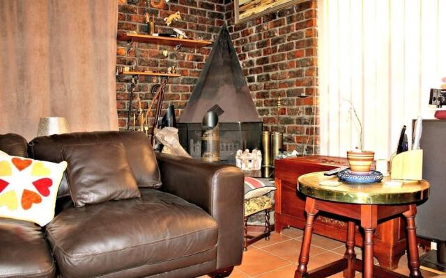 Sue's bnb in Bothasig