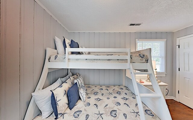 627pined 4 Bedroom Home