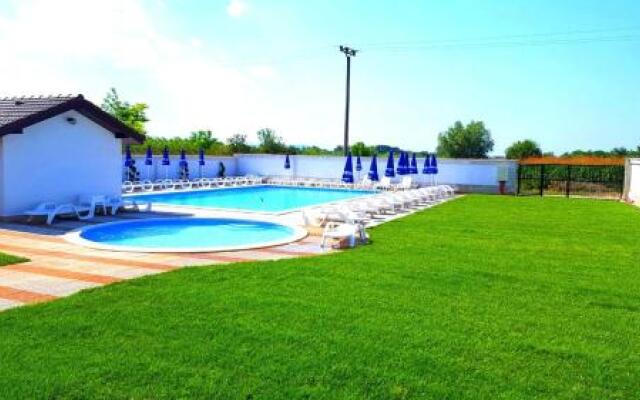Pensiunea Blue House