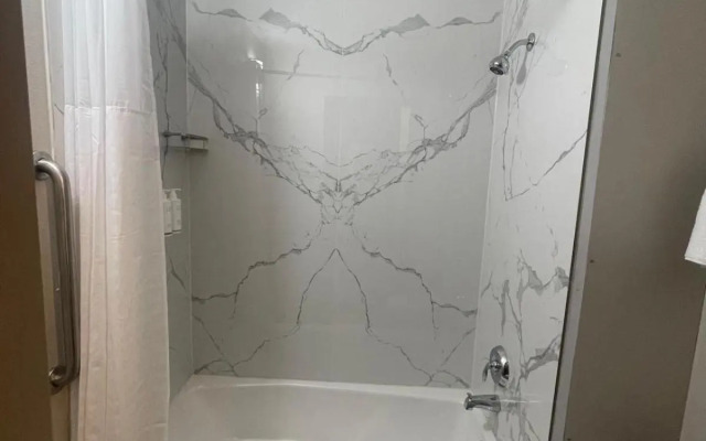 Days Inn by Wyndham Mandan Bismarck Area