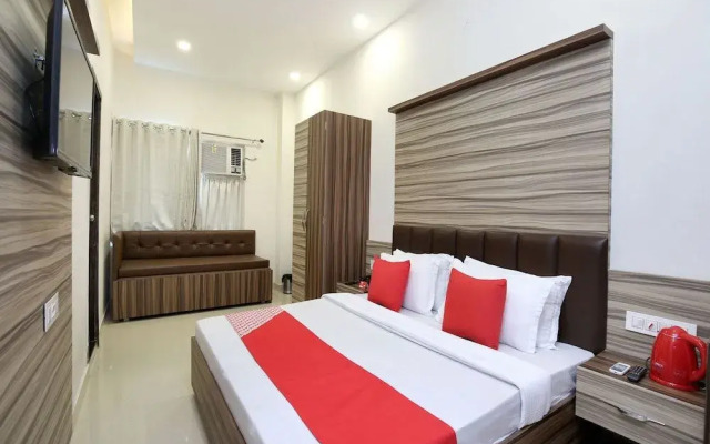 Oyo 18319 Hotel Boss
