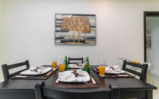 Large 1 Bed Business Bay Canal