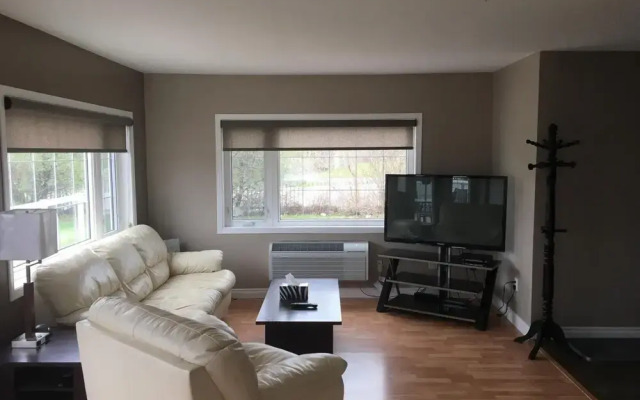 Howey Bay Motel & Restaurant