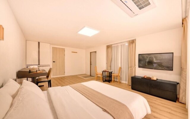 Tongyoung 767 Pension