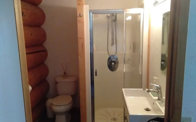 Cariboo Log Guest House