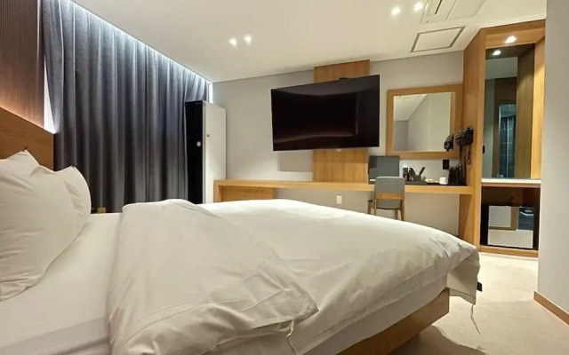 Wonju Central Hotel