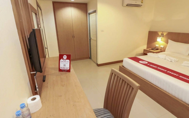 NIDA Rooms Patong Silk House