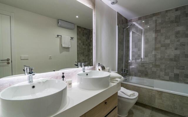 INF3.3K- Stunning city apartment.