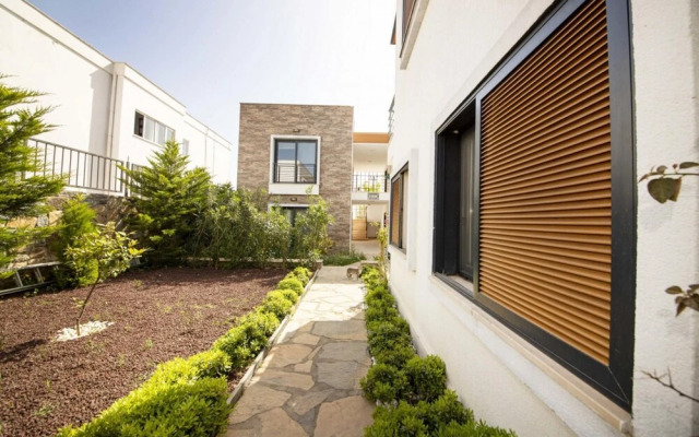 House With Balcony 1 Min to Beach in Bodrum