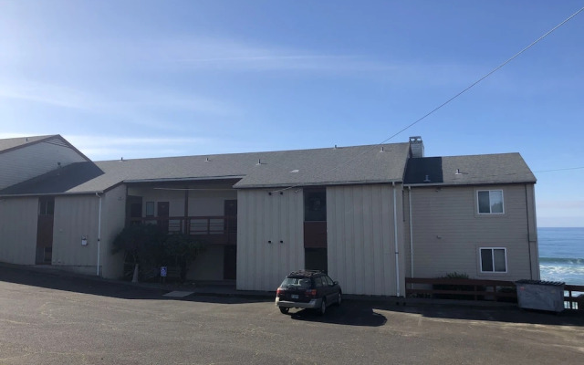 Ester Lee Oceanview Inn