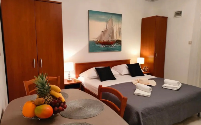 A2 Beachfront apt With big Terrace and sea View