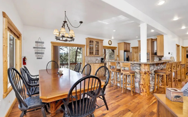 Cozy Lakeview Hideaway #2261