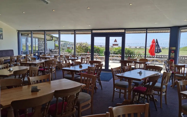 Snowdonia Sunbeach Holiday Sea and Mountain View