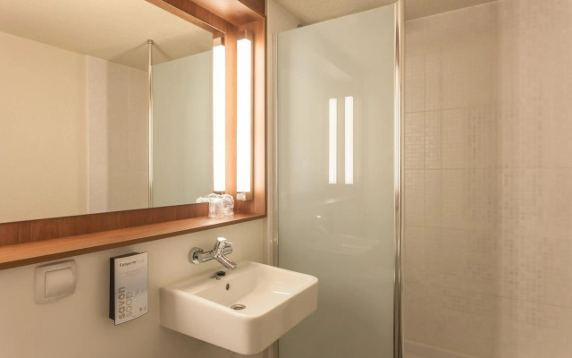 Campanile Poitiers Sud - Aéroport