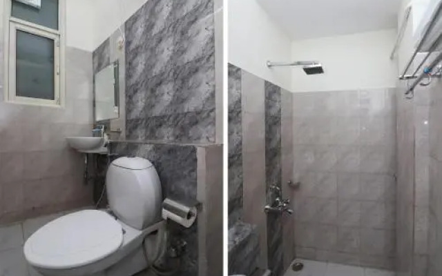 Oyo Flagship 700768 Divine Hotel