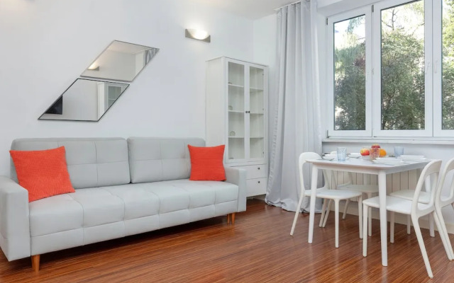 Rejtana Apartment Mokotów by Renters
