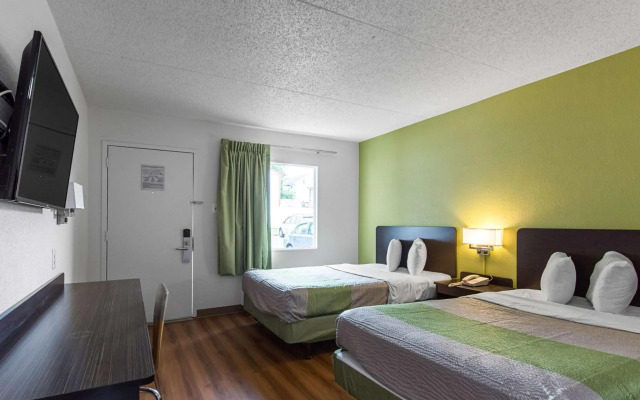 Motel 6 Warminster, PA