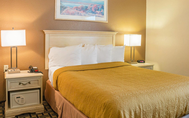 Quality Inn & Suites Detroit Metro Airport