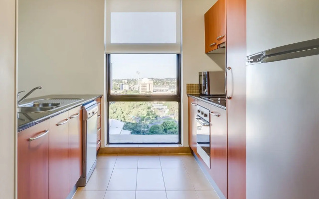 Central Hillcrest Apartment Hotel