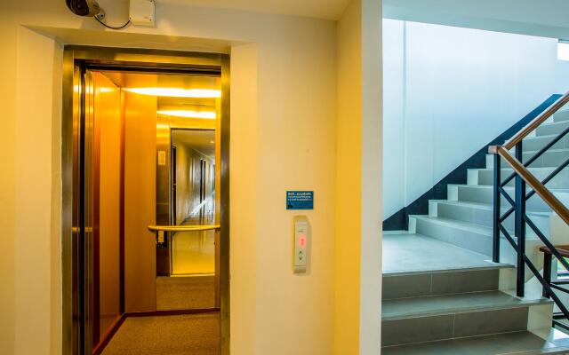 Sleep Whale Hotel (SHA Extra Plus)