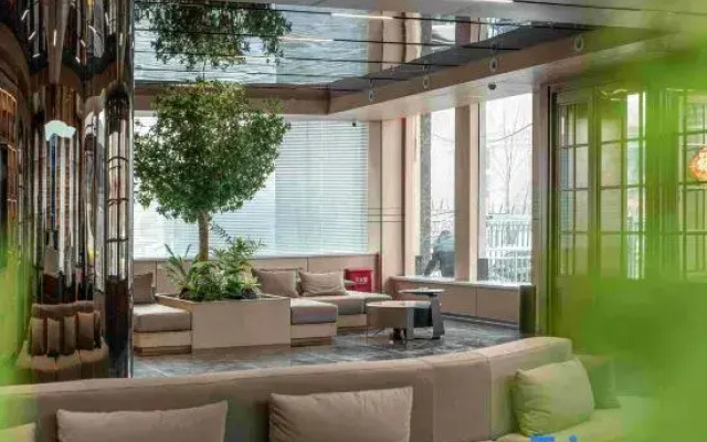 Yinchun Wassim Hotel (Wangjialiang Subway Station)