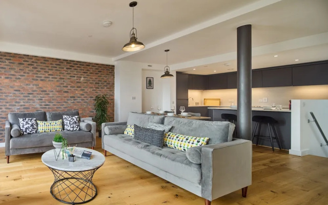 Charming Two-bedroom in the Northern Quarter