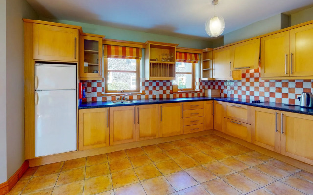 Dingle Courtyard Cottages 2 Bed Sleeps 4