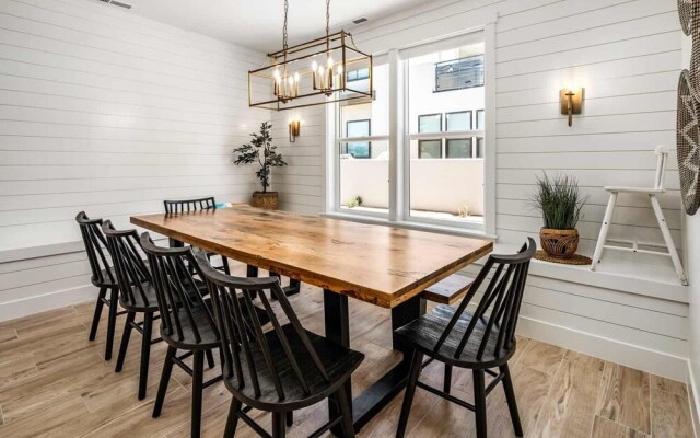 Desert Brooke 5 Bedroom Townhouse