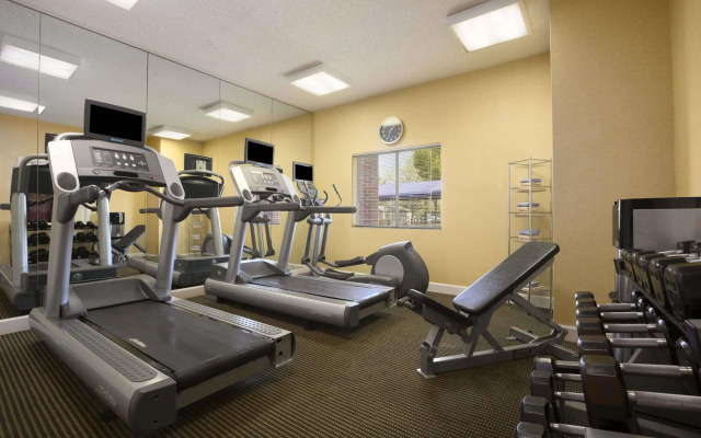 Philadelphia Suites-Extended Stay