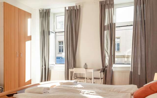 CoLiving 3BR shared Apt. Belvedere
