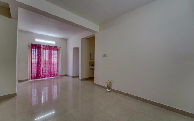 OYO Flagship 80521 Senthamizh Residency