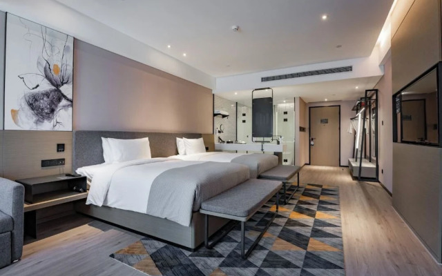 Wanda Moments Nanjing South Railway St.