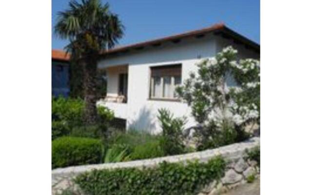 Apartment Marija 61 pax