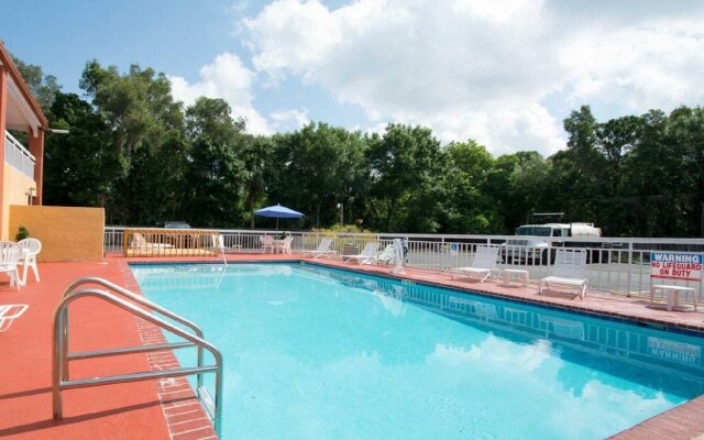 Quality Inn Sarasota North Near Lido Key Beach