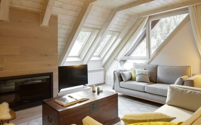 Val de Ruda Luxe 50 by FeelFree Rentals