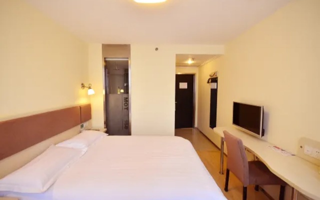 Motel Wuhan Yellow Crane Tower Shouyi Square Fuxing Road Metro Station – Guest Rooms – Wuhan