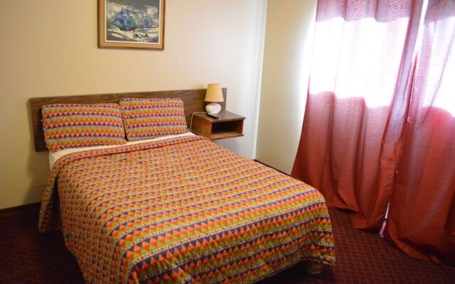 Theodore Motor Hotel