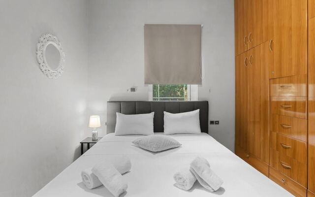 Superior Apartment - Overlooking Chania-with Pool