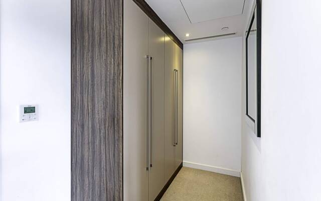 Central London Haven: Steps From Shoreditch Station