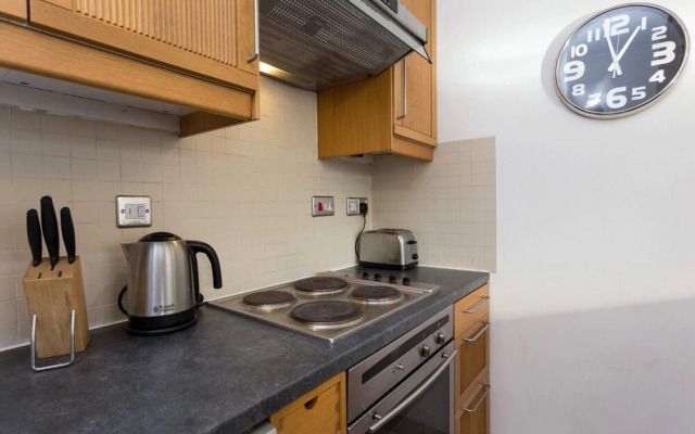 1 Bedroom Apartment in Notting Hill Accommodates 2