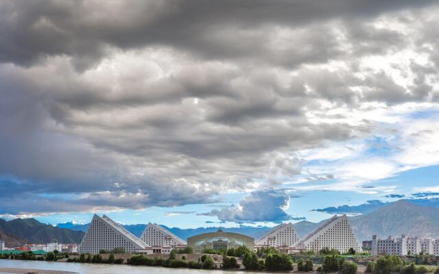 Intercontinental Resort Lhasa Paradise, an IHG Hotel