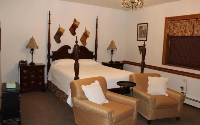 Maria's Creekside B&B