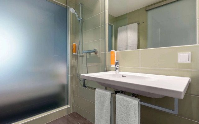 Super 8 by Wyndham Oberhausen am Centro