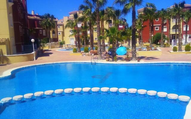 Beautiful 3 bed, 2 bath modern apartment