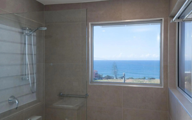 Coolum Beach Holiday House