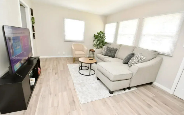 5 min Walk to Notre Dame Modern Home 517