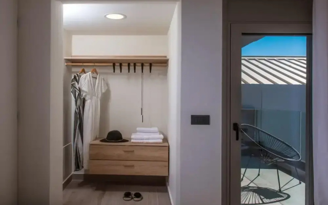 Knossos Palace by Luxury Living Apartments