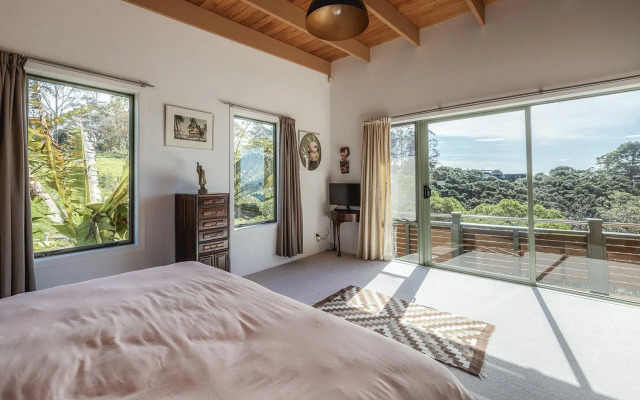 Seaview Sojourn - Waiheke Escapes